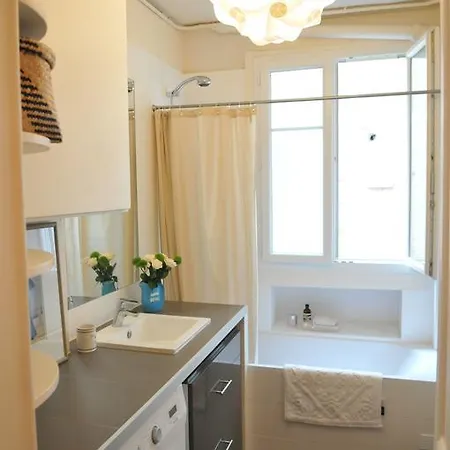 Island Gem * Paris